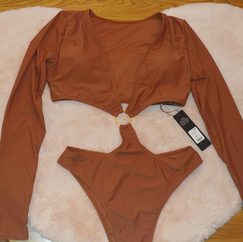 BNWT Fashion Nova Cut Out One piece Swimsuit - Picture 4 of 6